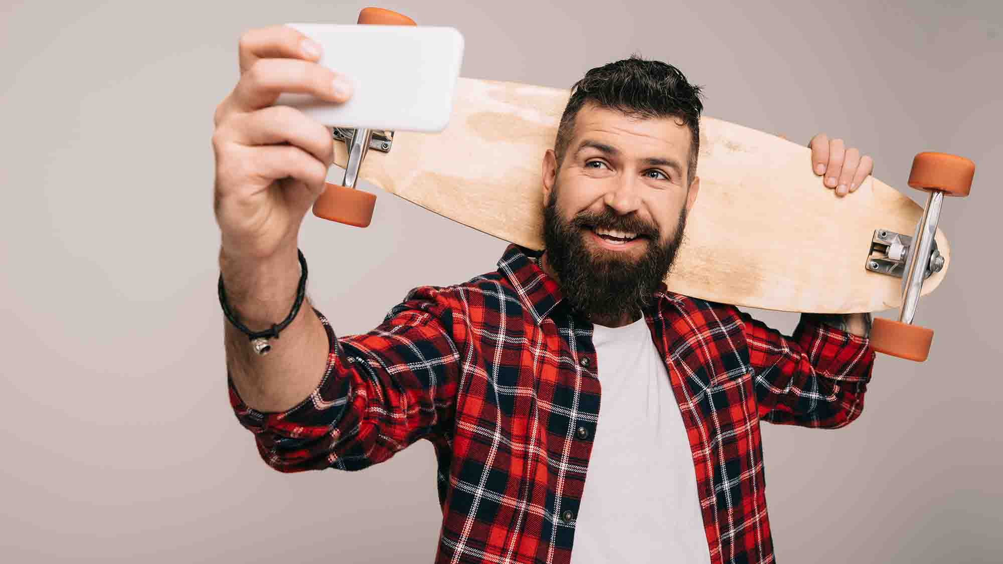 selfie skateboarder virtual team