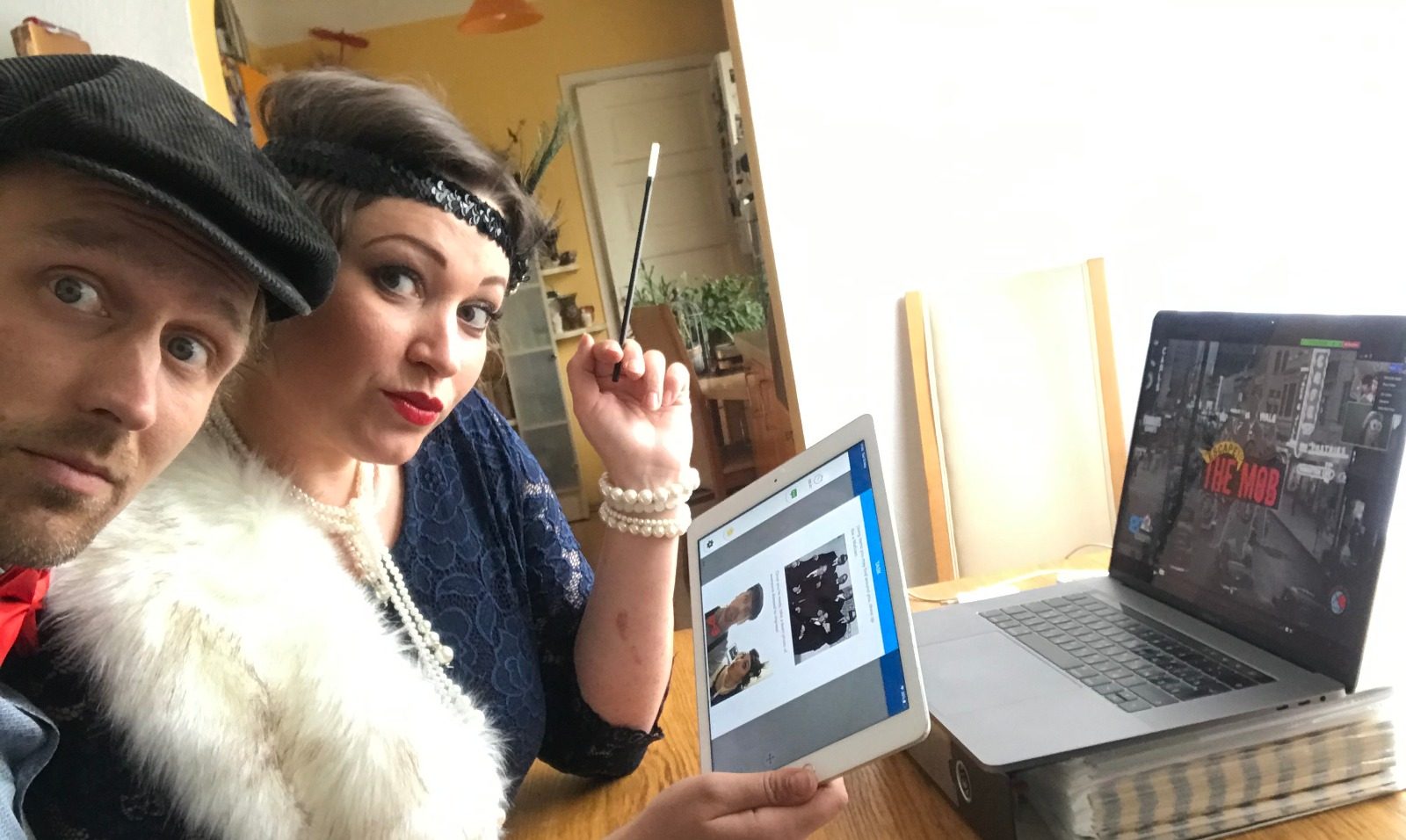 virtual escape room team play